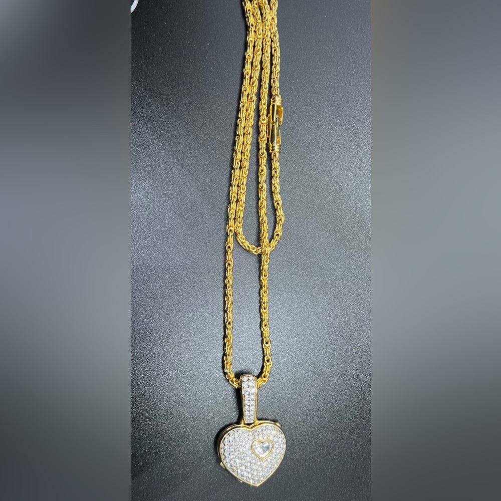 Beautiful Swarovski Crystal Rhinestone Heart Locket Pendant Gold-tone Necklace